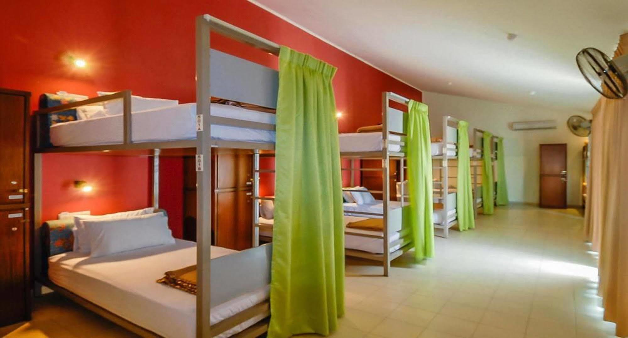 Victoria Inn, Penang 2*